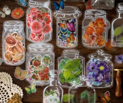 استیکر دنیای درون بطری