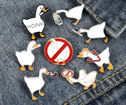 پیکسل فلزی Untitled Goose Game