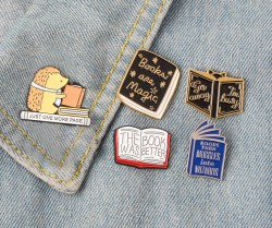 پیکسل فلزی کتاب