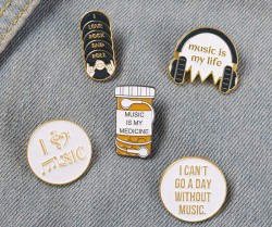 پیکسل فلزی عاشق موزیک