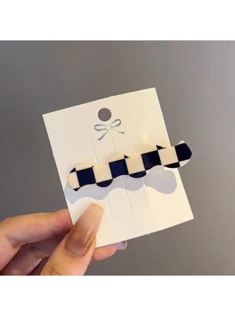 گیره مو سیاه و سفید