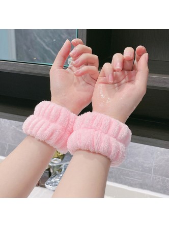 دستبند حوله ای