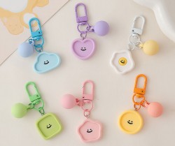 جاکلیدی و آویز پاستلی لبخند